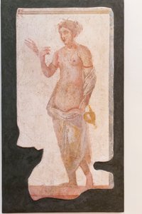 Girl with a box, Pallavicini Rospigliosi collection, around 200 AD, inv 103420 by Roman
