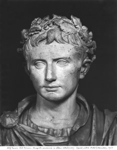 Head of Emperor Augustus (63 BC-14 AD) crowned with an oak wreath (detail)