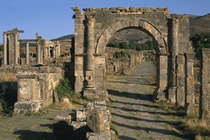 Card, Arch and Venus Temple, High Imperial Period by Roman Imperial Period