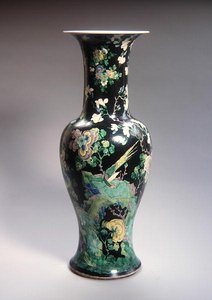 Large Famille Noire Yen Yen Vase, Kangxi Period (1662-1722)