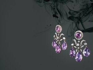Historic pair of ear pendants, c.1760