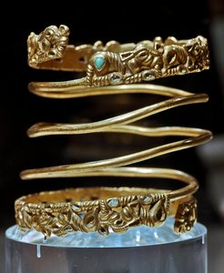 Scythian art: gold and turquoise bracelet of the Sarmatian tribe, 2nd century BC - 3rd century AD by Scythian Scythian