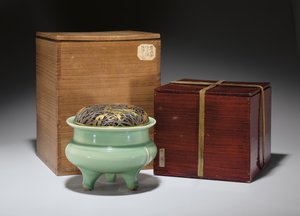 Large Longquan Celadon Tripod Censer with Japanese Parcel-Gilt Metal Cover by Southern Song Dynasty Chinese School