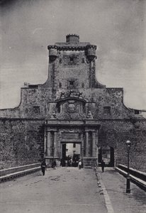 Cadiz: Puerta de Tierra by Spanish Photographer