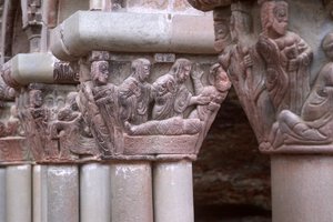 Arcade capital depicting the Raising of Lazarus