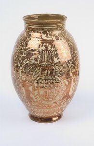 Jar Decorated with Copper Lustre and Featuring the Stuart Coat-of-Arms, Manises, Spain