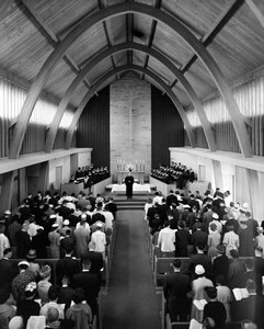 Reverend Addresses Congregation During Sunday Service at First Congregational Church