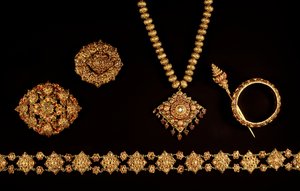 Jewellery, Ayutthaya Period (1350-1767), 17th to 18th Century by Thai School