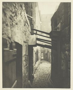 Close No. 83 High Street