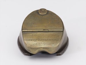 Horse’s hoof inkwell belonging to Captain William Tyrwhitt Drake, Royal Horse Guards, c.1829
