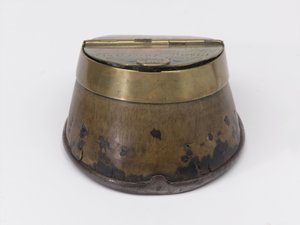 Horse’s hoof inkwell belonging to Captain William Tyrwhitt Drake, Royal Horse Guards, c.1829