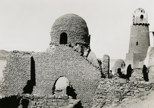 Minaret of al-Mashhad al-Bahari and ruins of mosque, near Aswan, Egypt