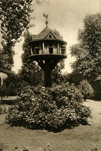 A Dovecote - in the garden of Dowager Marchioness of Bute, St. Johns Lodge, Regents Park, 1920