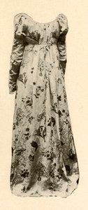A gown of buff glazed chintz, worn by Madame Chevalier, c. 1795, 1937 by Unbekannt