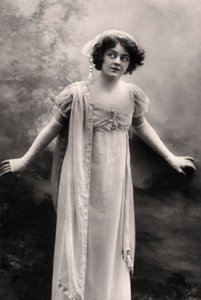 Adrienne Augarde, English Actress, 1907 by Unbekannt