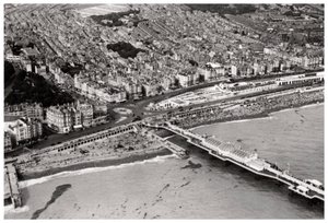 Aerial view of Brighton, Sussex, from a Zeppelin, 1931-1933 by Unbekannt