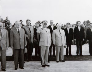 Arrival of the Soviet delegation in Belgrade, Yugoslavia, 26 May 1955 by Unbekannt