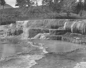 Brown Sulphur Springs, Yellowstone National Park, USA, c1900 by Unbekannt