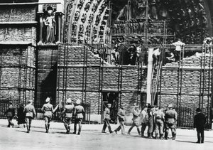 Clearing of sandbag protection from the facade of Notre Dame, German-occupied Paris by Unbekannt