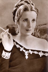 Diana Wynyard, British actress