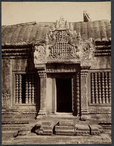 Doorway Through an Inner Enclosure, Angkor Wat, Cambodia by Unbekannt