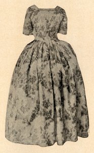 Dress of Buff Chine Silk, Worn by Lady Stuart in Barbados Colony