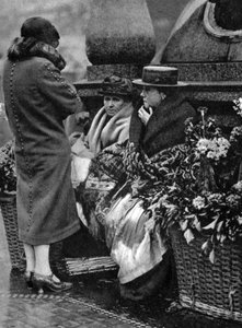 Flower sellers, Piccadilly Circus, London
