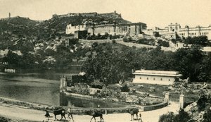 Fort and Palace, Amber
