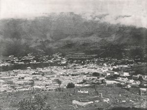 General View Showing Table Mountain Wreathed in Vapour, Cape Town, South Africa, 1895 by Unbekannt