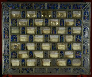 Goldsmith: Staurotheque or Gothic Reliquary of the 14th Century in the Form of Chess Games of Charlemagne, Silver, Gold and Enamel Made in Montpellier. Roncesvalles, Navarre, Spain by Unbekannt