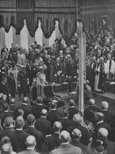 H.M. The King laying the Foundation Stone of Lloyds New Building 23 May 1925