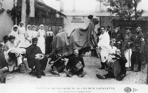 Improvised Camel, Auxiliary Hospital, Rue Lafayette, Paris, France, World War I, 1914-1918 by Unbekannt