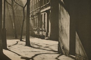 In Wardrobe Court, Built on the Site of a Royal Museum, c1935 by Unbekannt