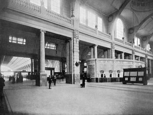 Interior of Retiro Railway Station, Buenos Aires, Argentina by Unbekannt