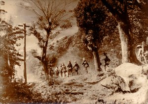 Japanese soldiers advancing towards Port Moresby, New Guinea, World War II by Unbekannt