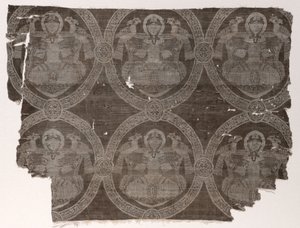 Lampas fragment with seated prince holding falcons in kufic medallions by Unbekannt