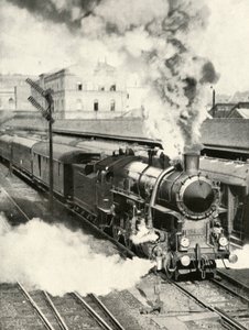 Leaving Budapest. An express train departs from the Central Station, 1935-36 by Unbekannt