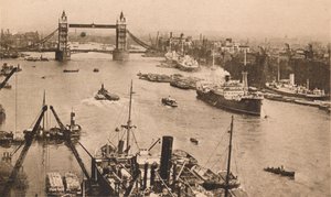 London - Tower Bridge and the Pool, c1910