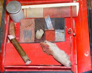 Make-up box by Unbekannt