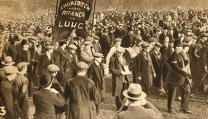 Marchers from Shoreditch, Means Test protests, Hyde Park, London, 1932 by Unbekannt