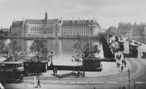 New County Hall and Boadicea Monument, London, c1925