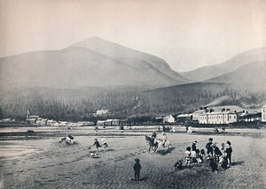 Newcastle, Co. Down - The Strand, with Slieve Donard, 1895 by Unbekannt