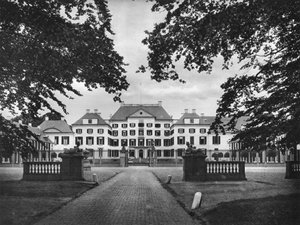 Palace Het Loo, Apeldoorn, Netherlands by Unbekannt