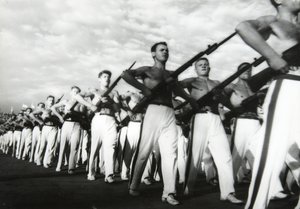 Parade of the Young Communists, Moscow, USSR, 1930s by Unbekannt
