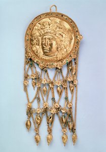 Pendant with Head of Athena Parthenos by Unbekannt