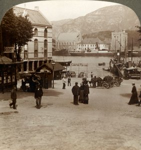 Picturesque Old Fortress Bergenhus, Bergen, Norway, 1905 by Unbekannt