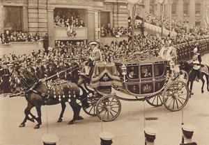 Princess Elizabeth and her cousin Lord Lascelles with the Princess Royal by Unbekannt