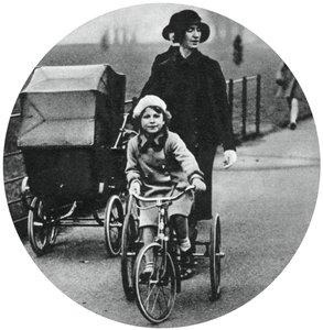 Princess Elizabeth riding a tricycle, March 1932 by Unbekannt