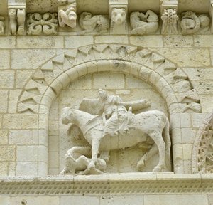 Detail of the Facade Depicting Hugues de Surgeres and Geoffroy de Vendome by Unbekannt