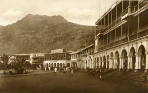 Round the Crescent, Aden by Unbekannt